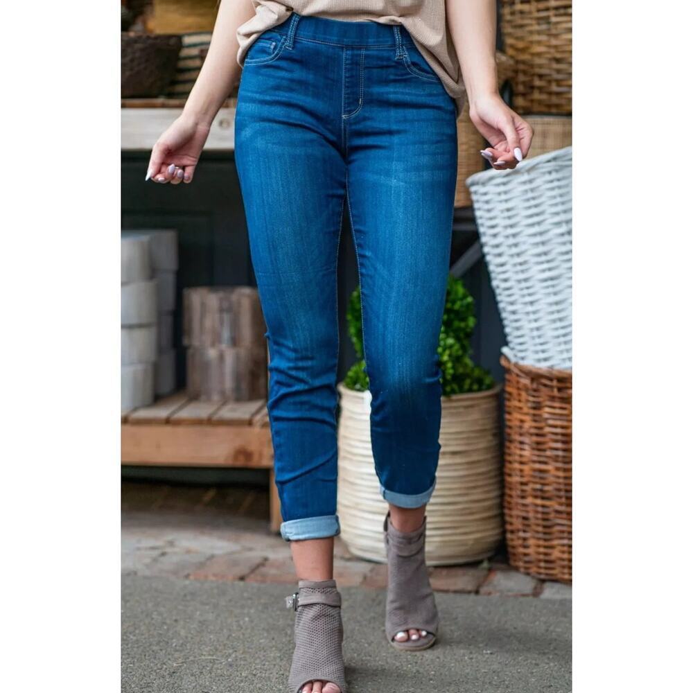 CELLO Mid Rise Pull On Skinny Jeans